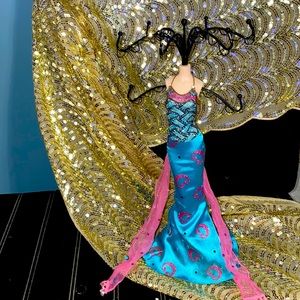 Beautiful Unique Gown Jewelry Stand